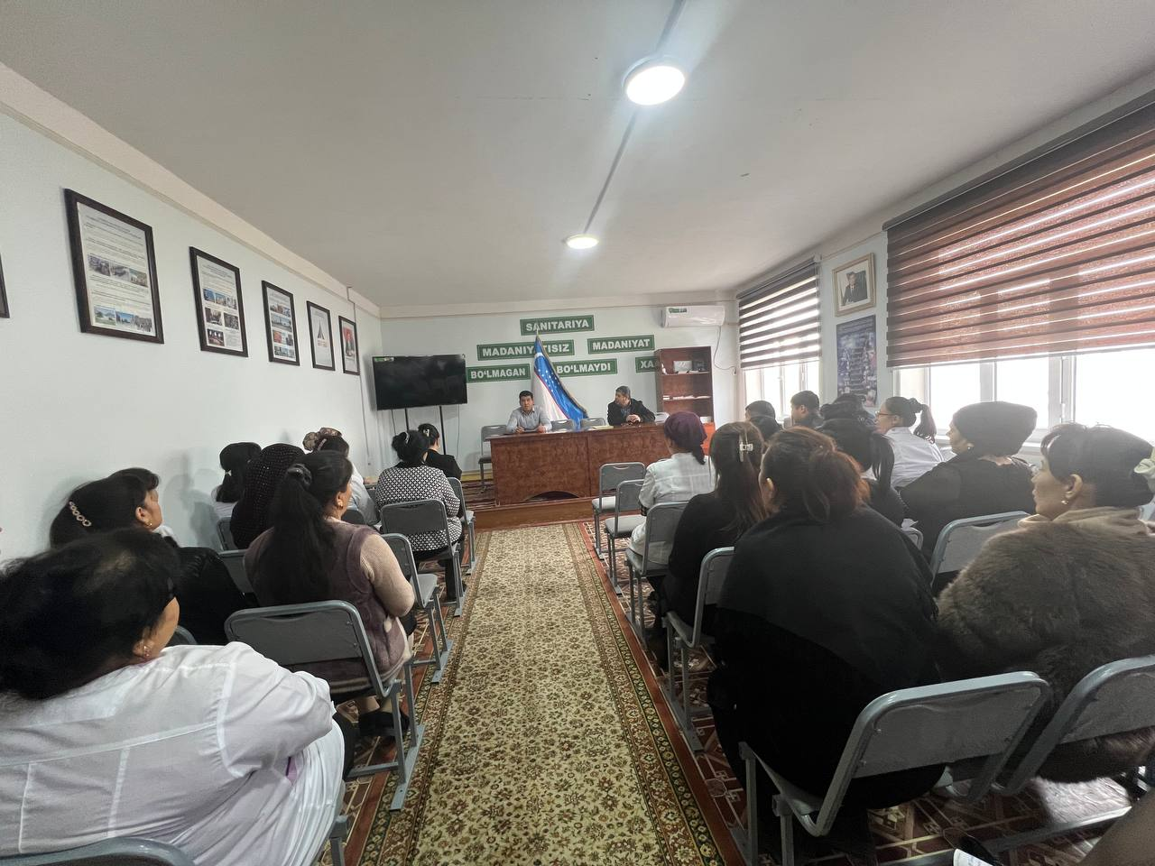 Xonqa tuman SEO va JSB da Kasaba uyushma tomonidan yig’ilish  bo’lib o’tdi. Yig’ilishda kasaba uyushma raisi S.O’rinov  jamoa shartnomasi hamda ichki mehnat tartib qoidalari bilan tanishtirib otdi.