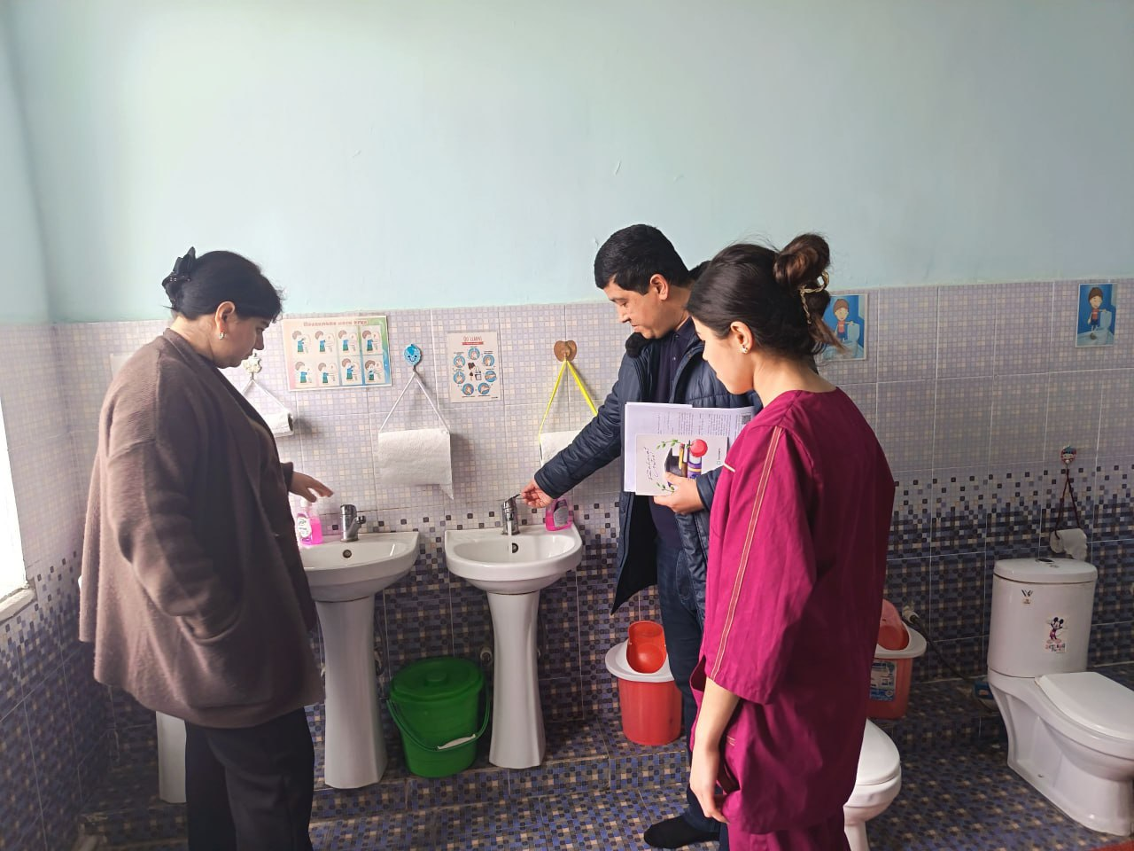 BOLALAR TARBIYaSI E’TIBORDA.